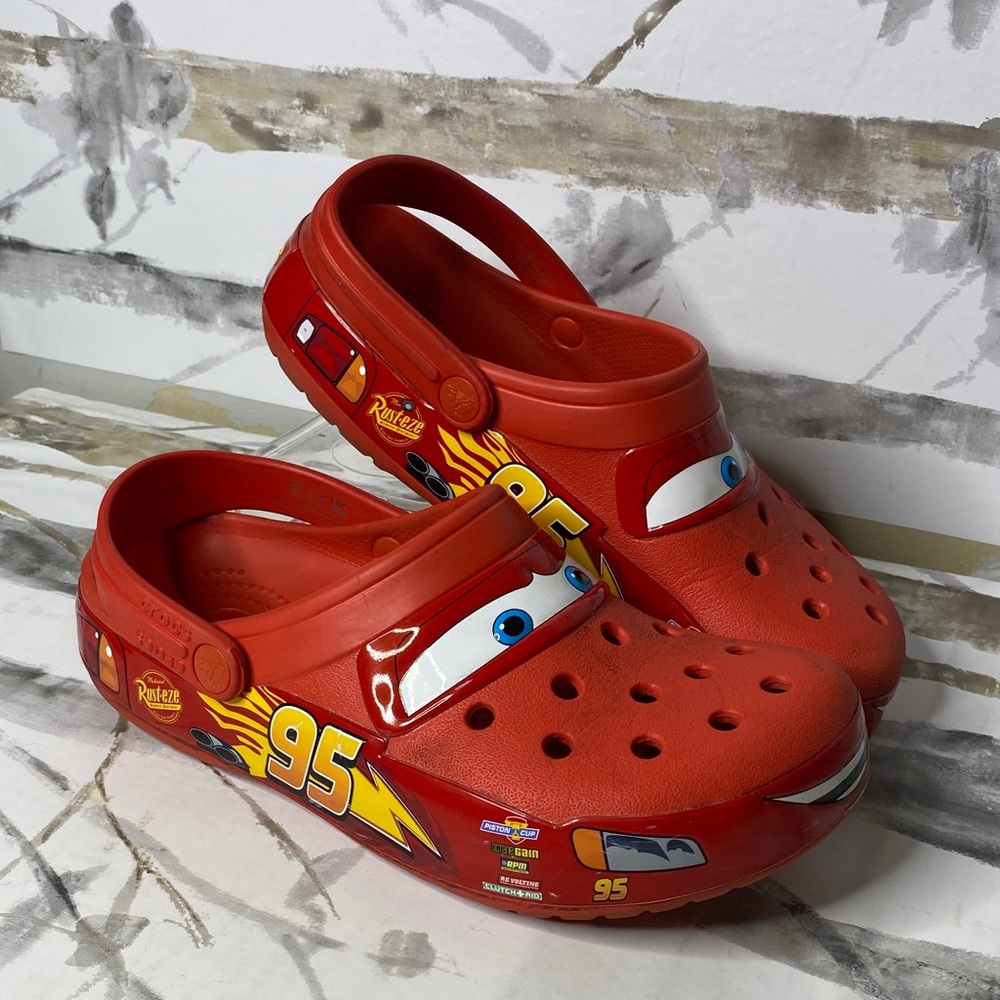 Lightning McQueen CROCS